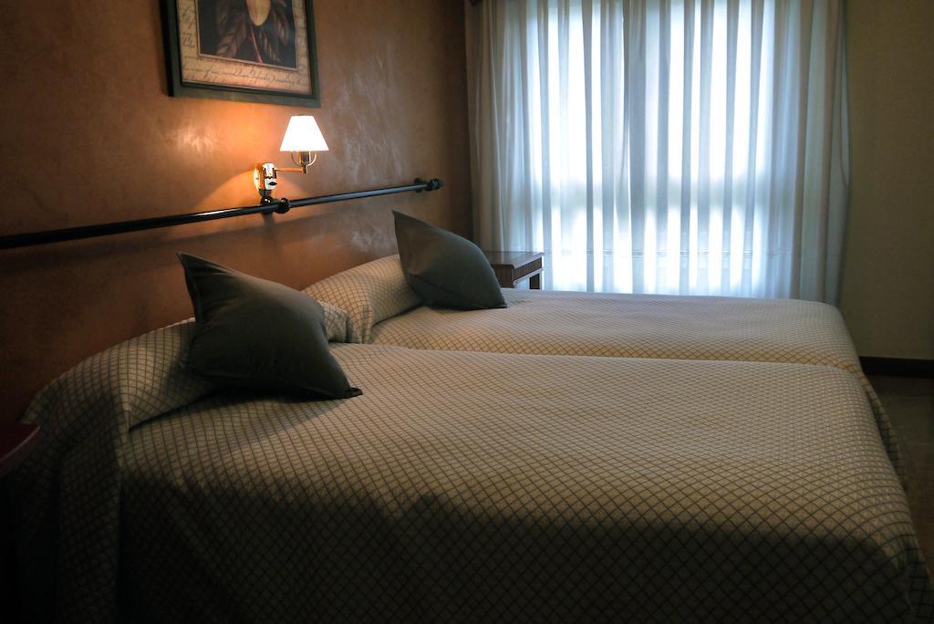Hotel Lena Pola de Lena Δωμάτιο φωτογραφία